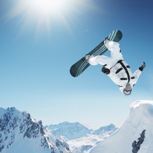 九游网-_追逐速度的未来探索：高速飞行器竞赛_，超高速飞行器