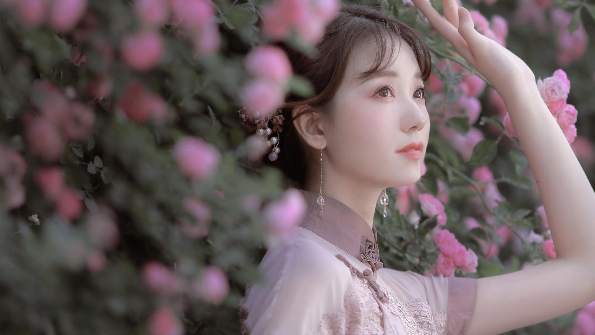 2018年首轮季后赛：库里在最后2分钟，连续投中三记三分，实现“鸟枪换炮”