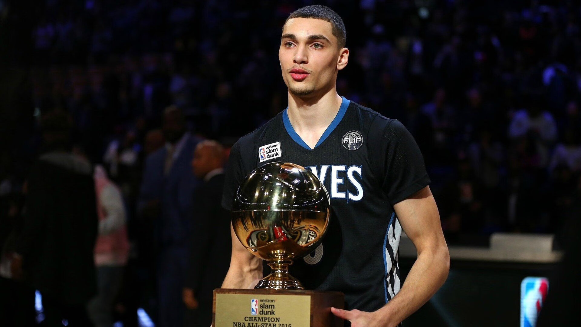 “新纪录的诞生，打破历史，写下属于这个时代的辉煌”，新纪录的意思