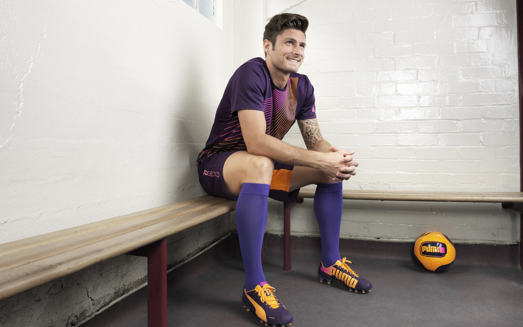 德甲激烈碰撞,数据支持战术创新在比赛中的实践应用揭秘,战术数据网效果